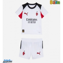 AC Milan Fikayo Tomori #23 Bortedraktsett Barn 2025-26 Kortermet (+ Korte bukser)